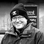 Schnetz... lui au moins a le sourire